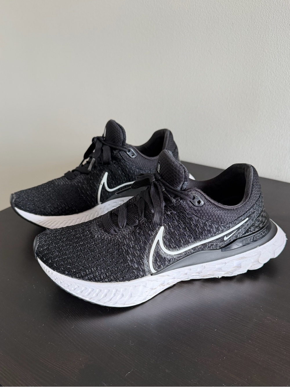 Nike Women’s React Infinity Run Flyknit 3 Black White Size 8.5
